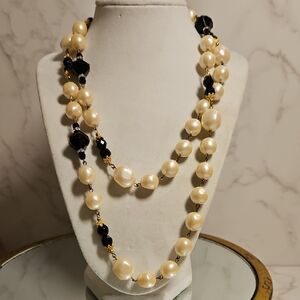Vintage 90s Pearl and Black Bead Necklace 40" Mcm